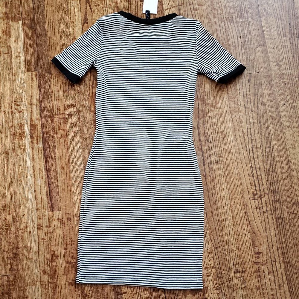 Divided Dress - Picture 4 of 5
